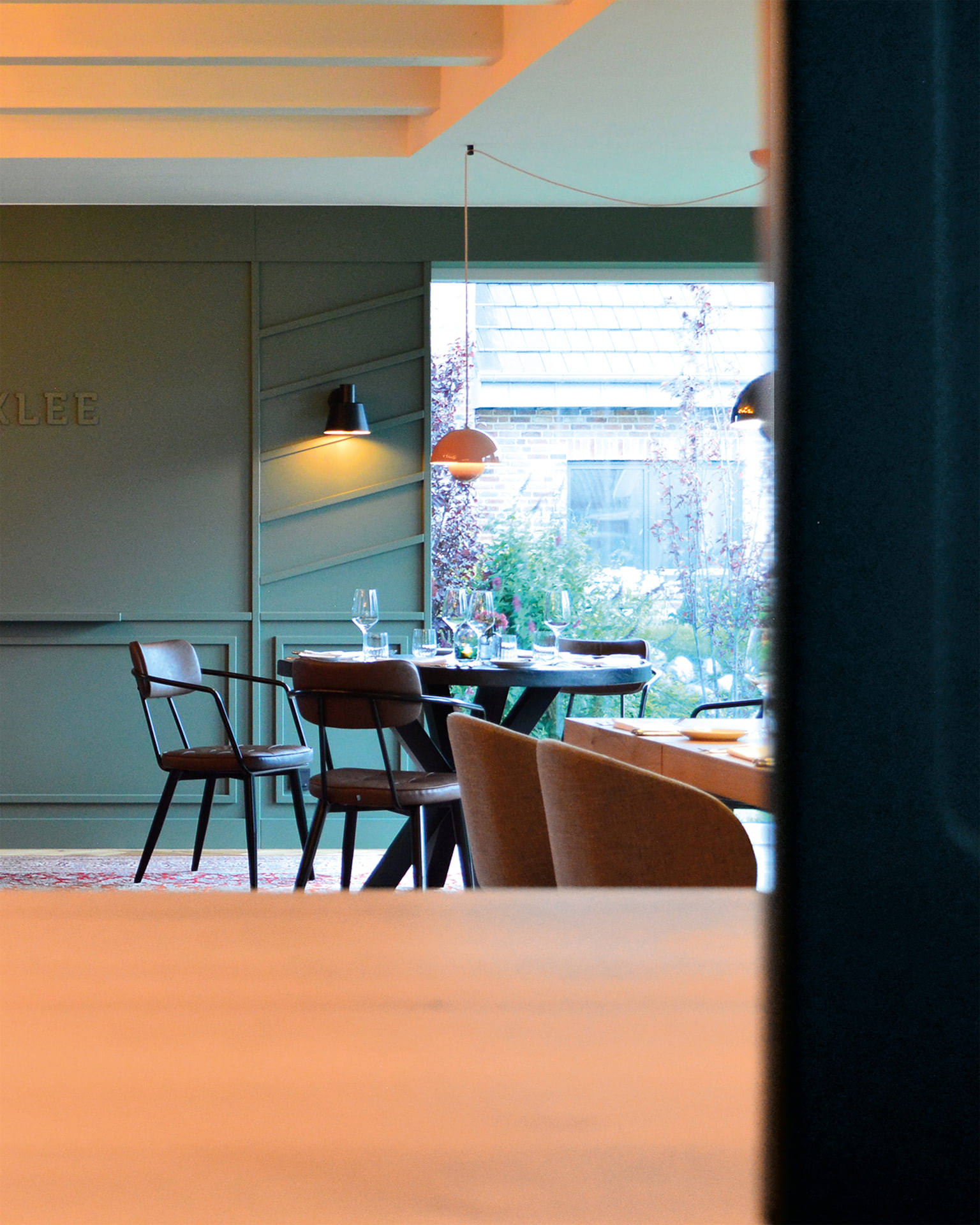 KLEE Restaurant Innenraum mit Deckenlampen