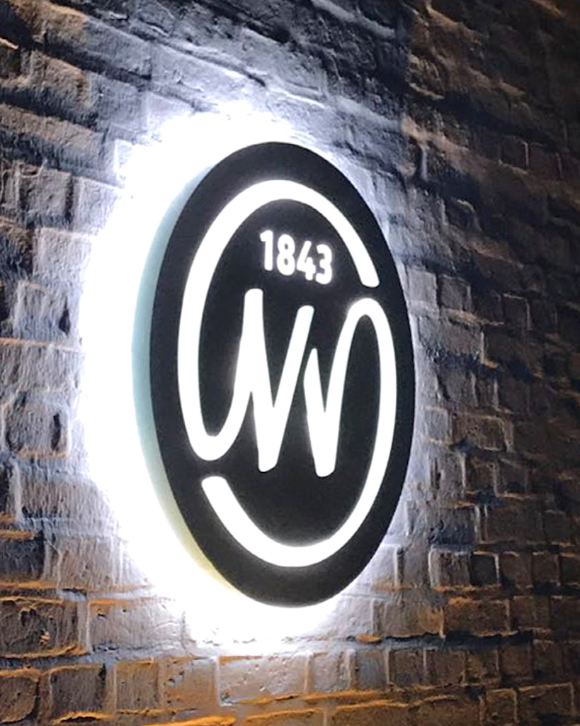 Namine Witt Logo beleuchtet